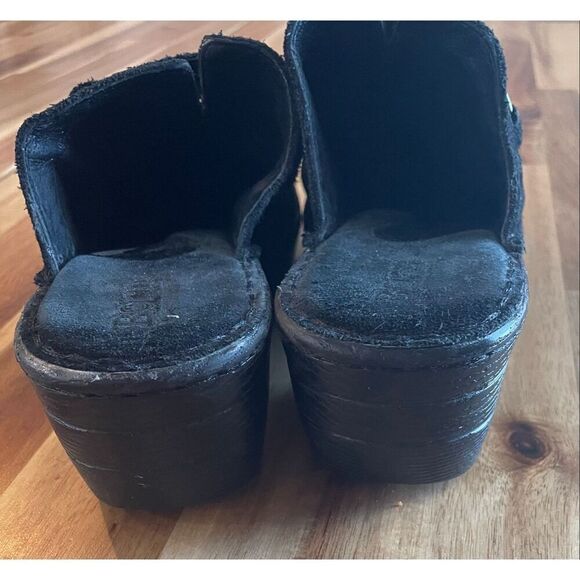 Born Clogs - Picture 3 of 7